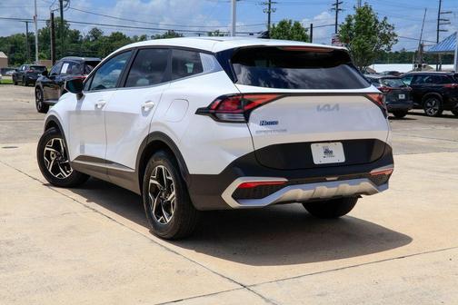 Glacial White Pearl 2025 Kia Sportage LX