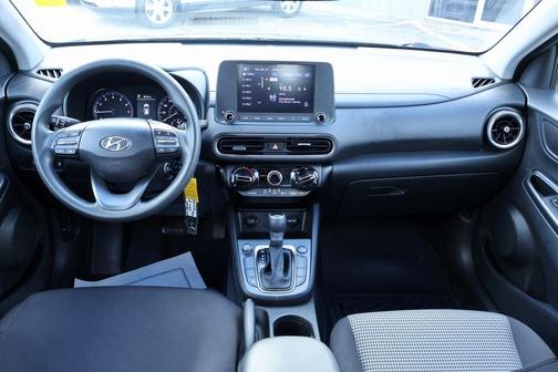 2022 Hyundai KONA SE