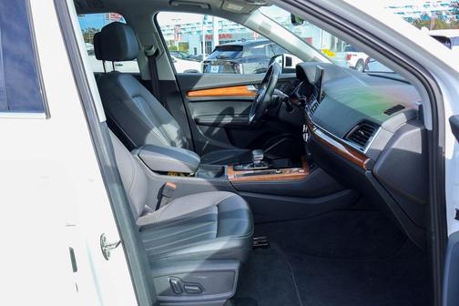 2023 Audi Q5 45 S line quattro Premium