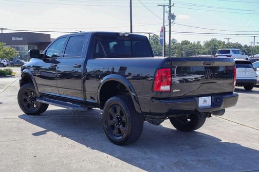 Brilliant Black Crystal Pearlcoat 2018 RAM 2500 Big Horn
