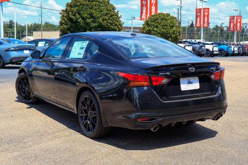 Black 2026 Nissan Altima SR