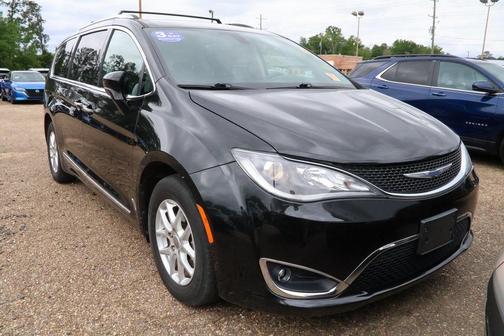 2020 Chrysler Pacifica Touring-L