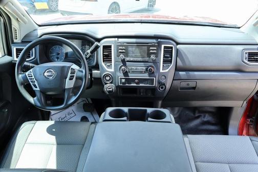 2017 Nissan Titan SV