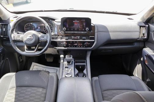 Glacier White 2024 Nissan Pathfinder SV