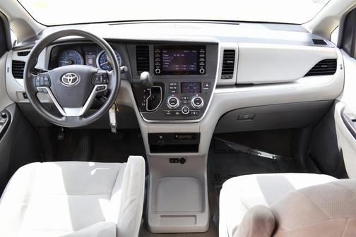 2019 Toyota Sienna L