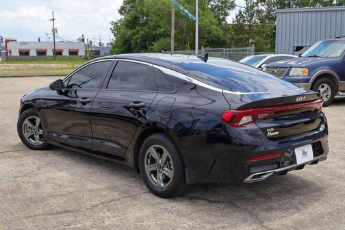 Ebony Black 2022 Kia K5 LXS