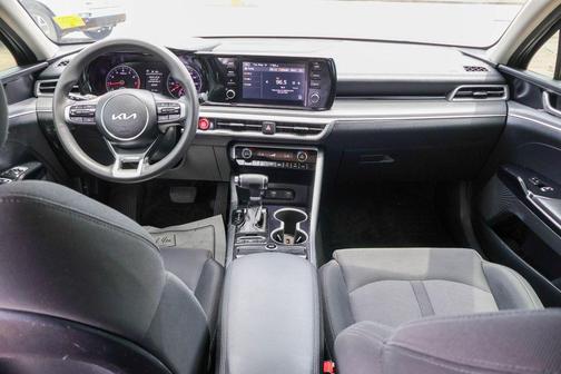 Ebony Black 2022 Kia K5 LXS