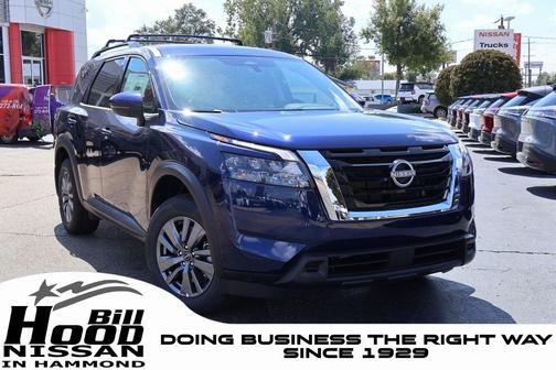 2025 Nissan Pathfinder SV