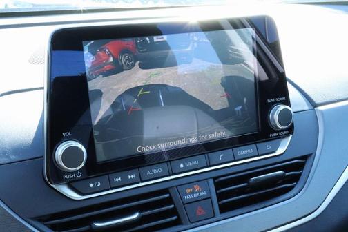 2025 Nissan Altima SR