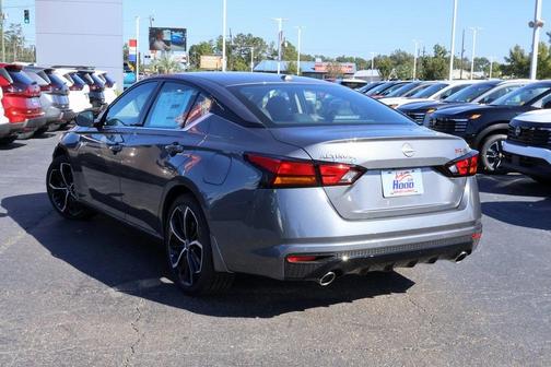 2025 Nissan Altima SR