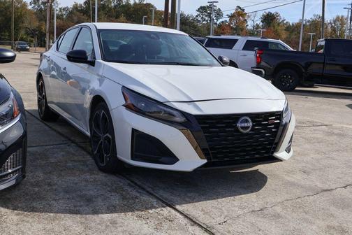 2025 Nissan Altima SR