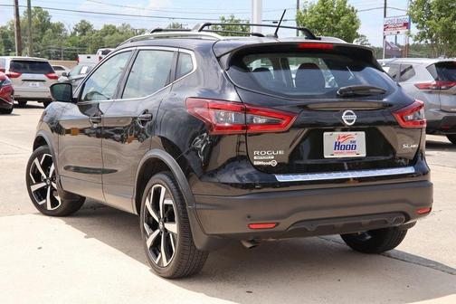 2022 Nissan Rogue Sport SL