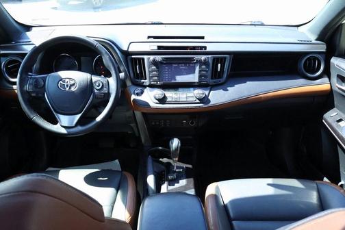 2017 Toyota RAV4 SE