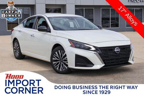 Glacier White 2025 Nissan Altima SV