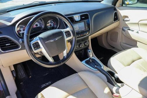 2013 Chrysler 200 Limited