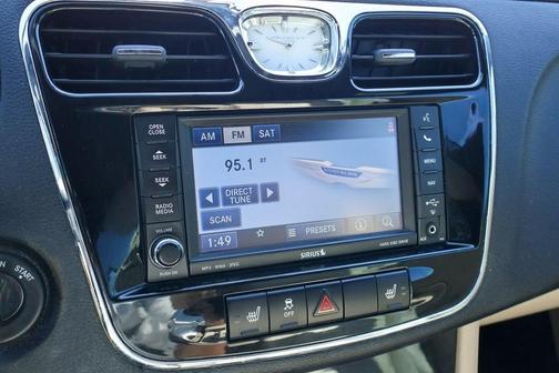 2013 Chrysler 200 Limited