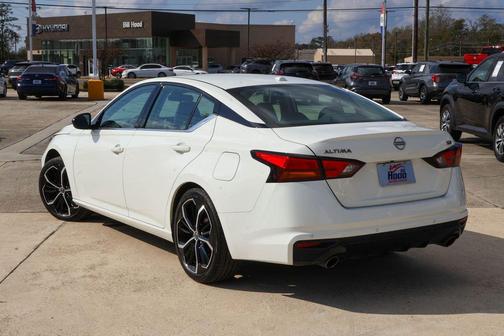 2025 Nissan Altima SR