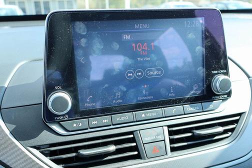 2025 Nissan Altima SR