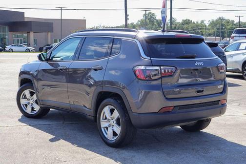 Granite Crystal Clearcoat Metallic 2022 Jeep Compass Latitude