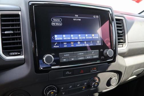 2024 Nissan Frontier SV