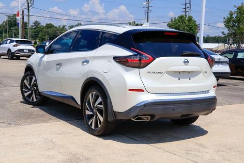 White 2022 Nissan Murano SL