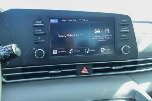 2024 Hyundai ELANTRA SE