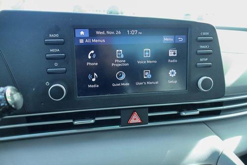 2024 Hyundai ELANTRA SE