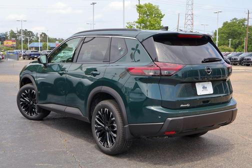 Obsidian Green 2026 Nissan Rogue Dark Armor
