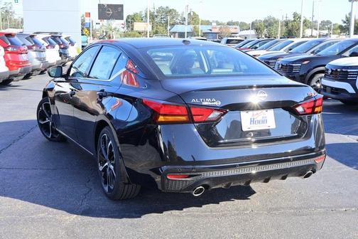 2025 Nissan Altima SR