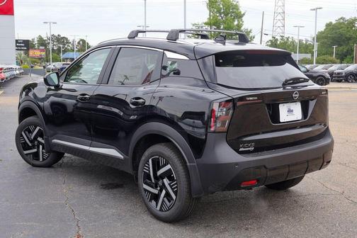 Super Black 2026 Nissan Kicks SV