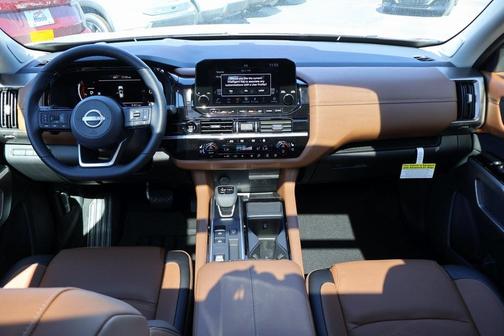 2025 Nissan Pathfinder Platinum