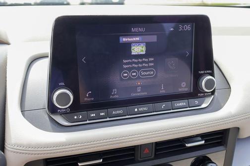 Everest White P 2025 Nissan Rogue SV