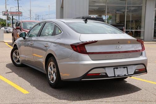 2023 Hyundai SONATA SE