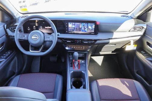 Super Black 2026 Nissan Kicks SR