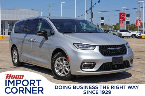 2024 Chrysler Pacifica Touring-L