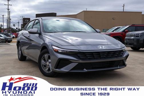 2025 Hyundai ELANTRA SE