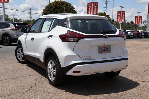 2025 Nissan Kicks Play S