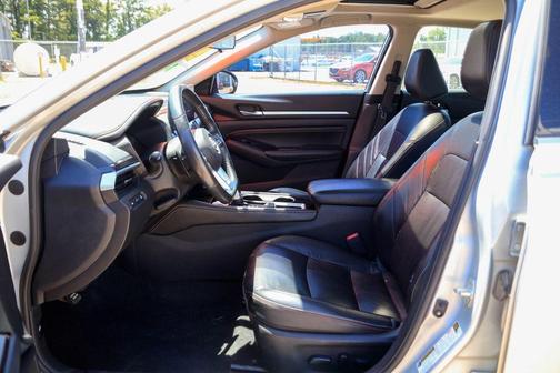 Brilliant Silver Metallic 2023 Nissan Altima 2.5 SR
