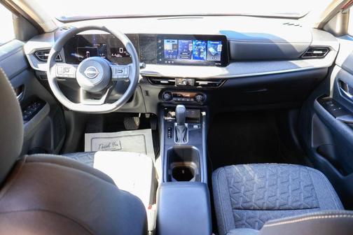 Scarlet Ember T 2026 Nissan Kicks SV
