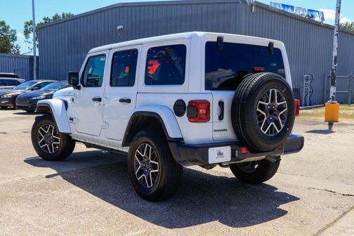 Bright White Clearcoat 2025 Jeep Wrangler Sahara
