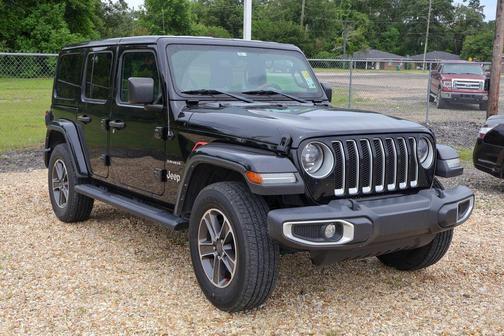 Black Clearcoat 2023 Jeep Wrangler Sahara