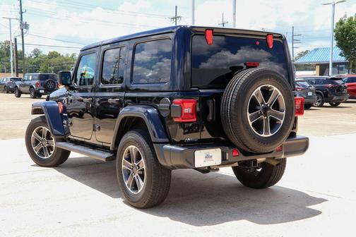 Black Clearcoat 2023 Jeep Wrangler Sahara