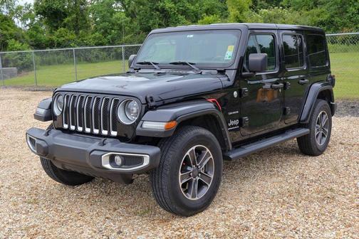 Black Clearcoat 2023 Jeep Wrangler Sahara