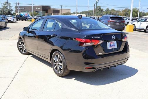 2021 Nissan Versa 1.6 SV