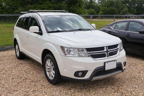White 2015 Dodge Journey SXT