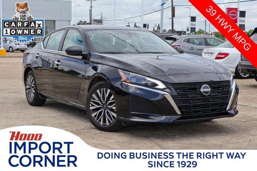 Black 2025 Nissan Altima SV