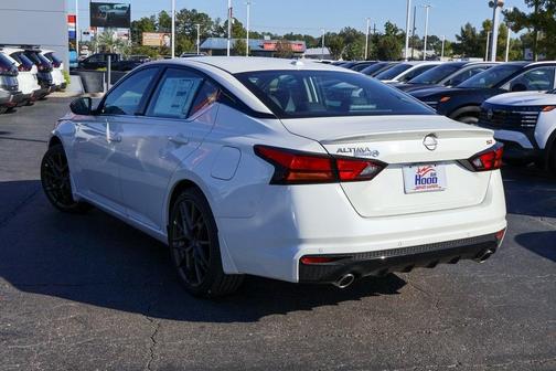 2025 Nissan Altima SR