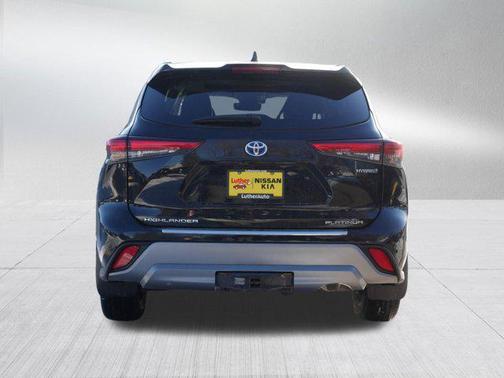 2021 Toyota Highlander Hybrid Platinum