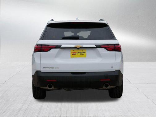 Summit White 2023 Chevrolet Traverse LT Cloth