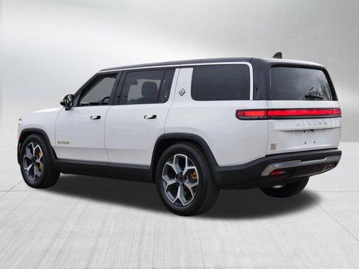 2023 Rivian R1S Adventure